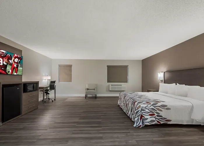 Red Roof Inn & Suites Vineland - Buena