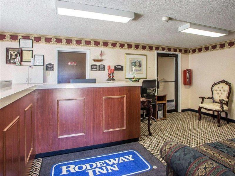 Hotel Red Roof & Vineland - 2*