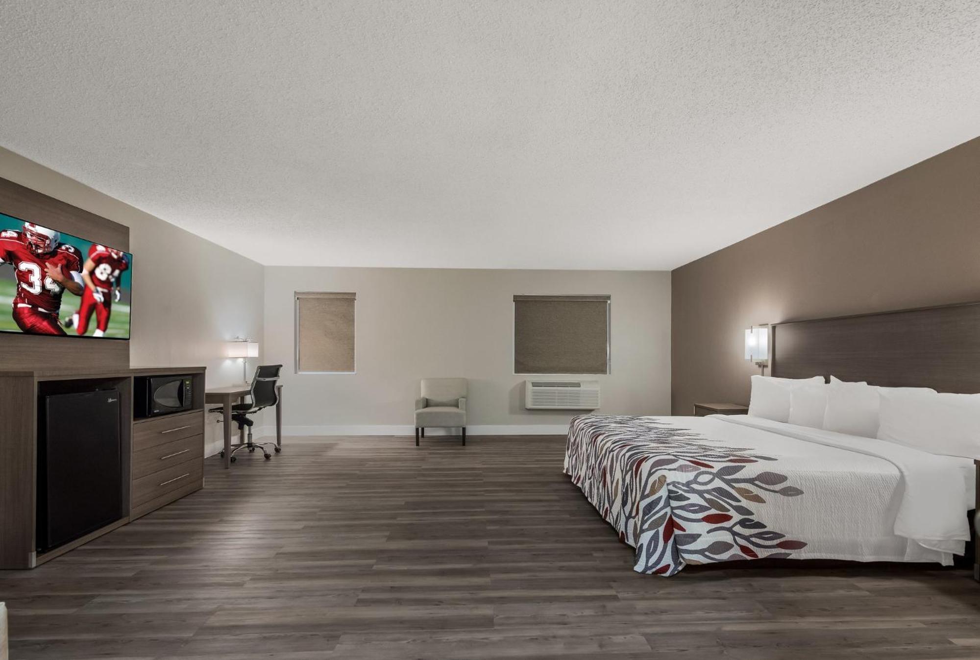 Hotel Red Roof & Vineland - 2*