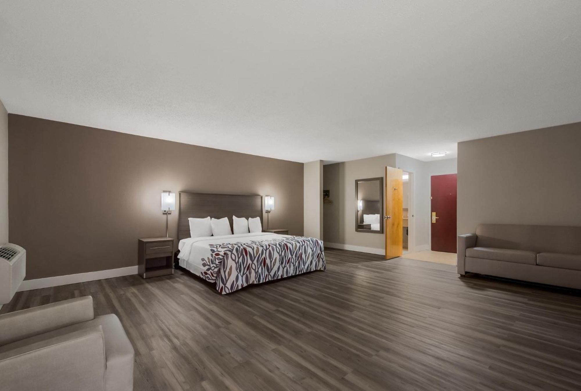 Hotel Red Roof & Vineland - Buena