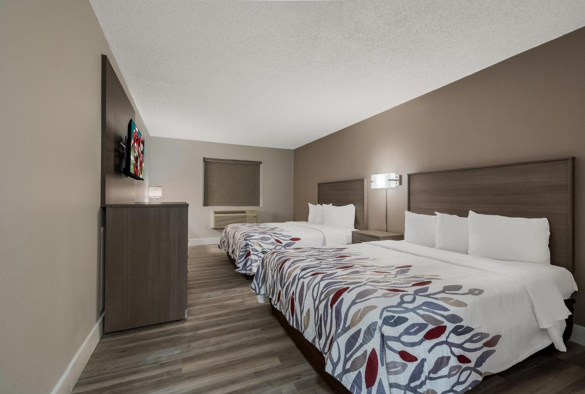 Hotel Red Roof & Vineland - 2*