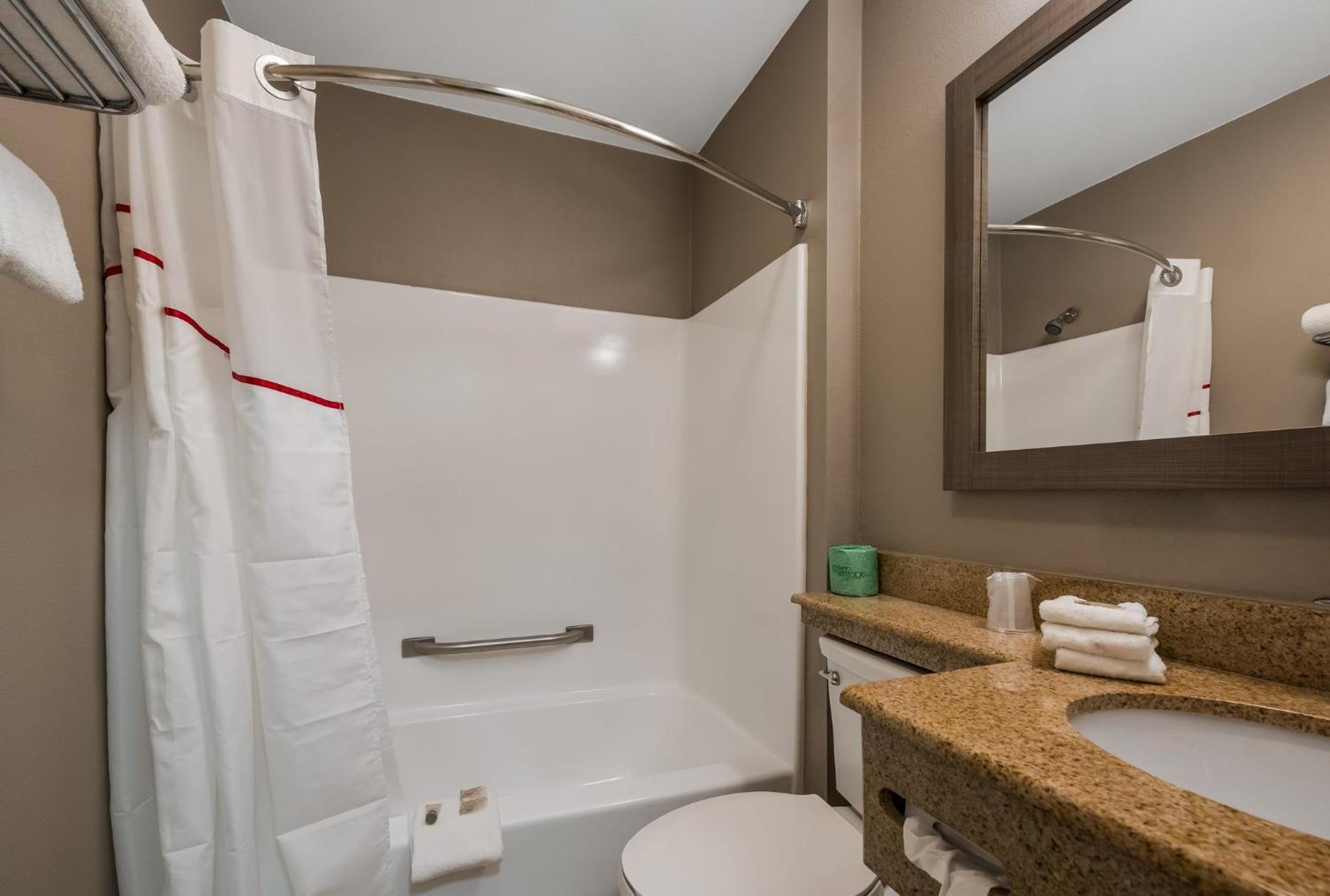 Hotel Red Roof & Vineland - Buena
