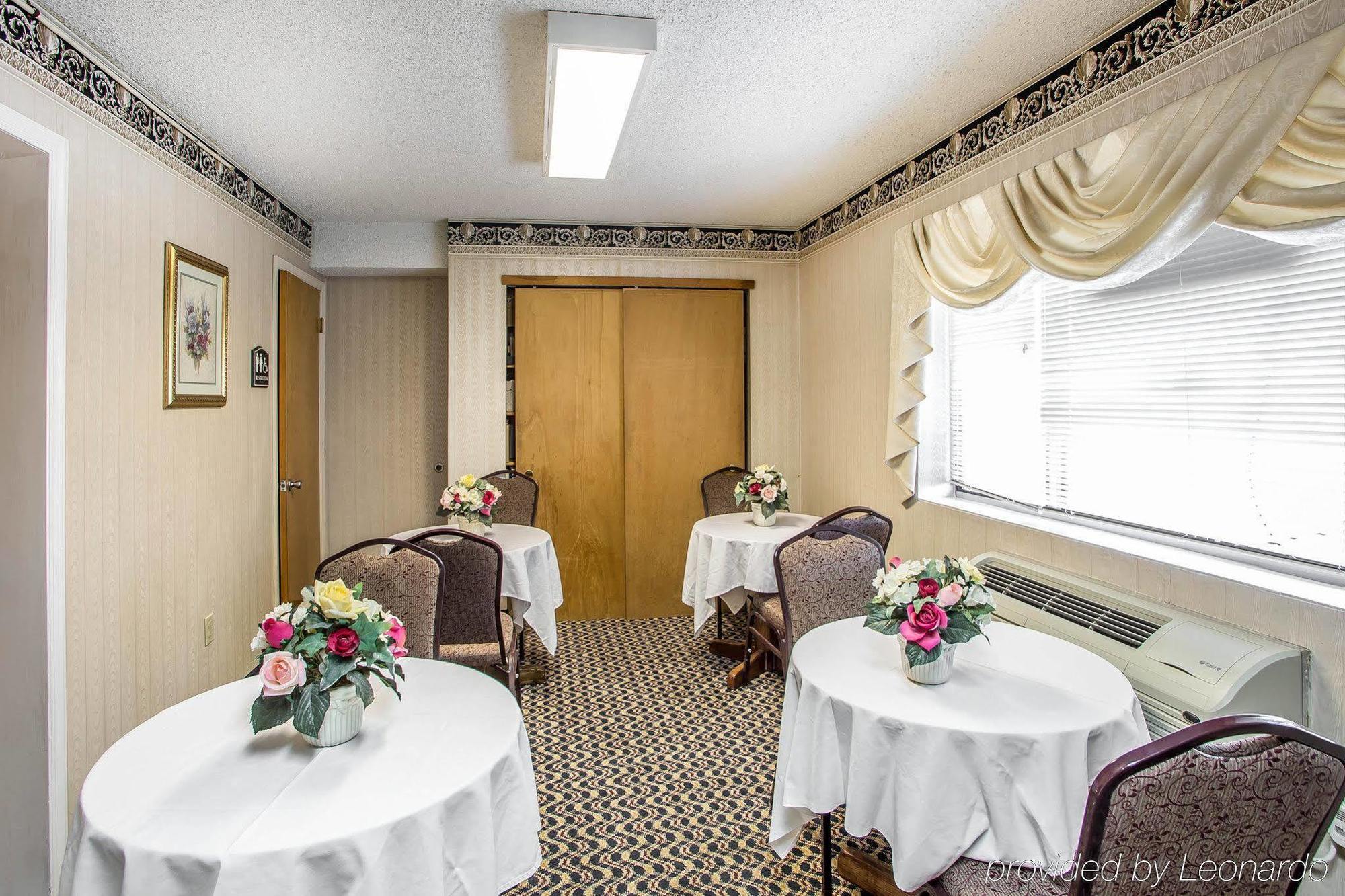 Red Roof & Vineland - Hotel